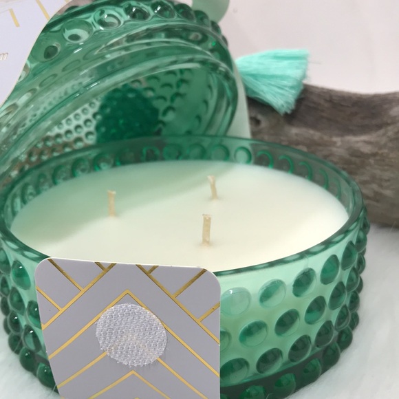 House of Harlow 1960 Citrus Blossum & Pepper Soy Blend 3 Wick Candle 14 oz - Picture 4 of 5